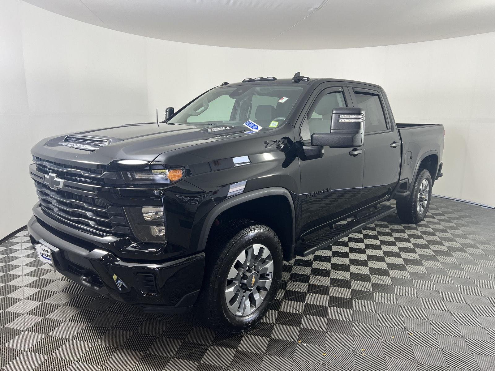 Used 2024 Black Chevrolet Custom image 24