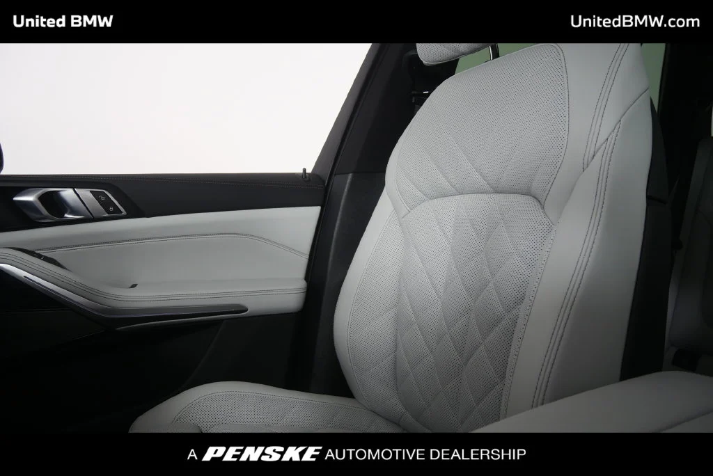 New 2026 White Metallic BMW xDrive50e image 21