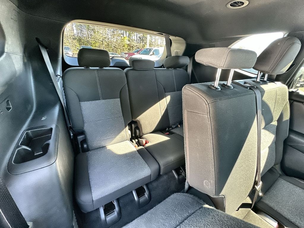 Used 2025 Summit White GMC Elevation image 26