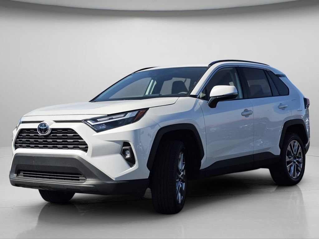 Certified Used 2025 Pearl Toyota XLE Premium image 22