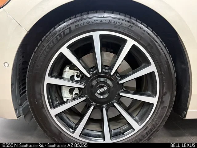 Used 2017 Gold Lincoln Reserve image 10