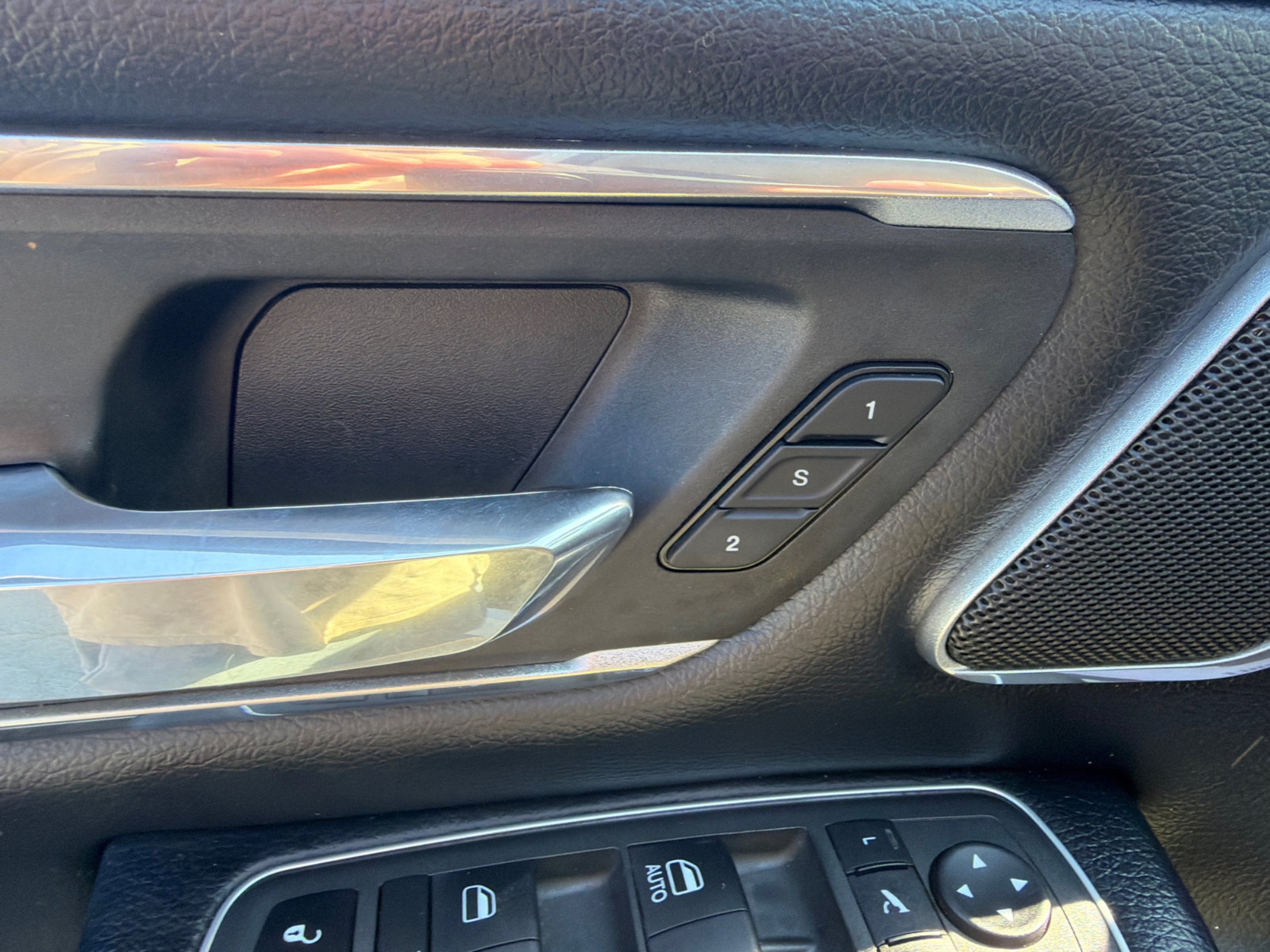 Used 2022 Bright White Clearcoat Ram Laramie image 17