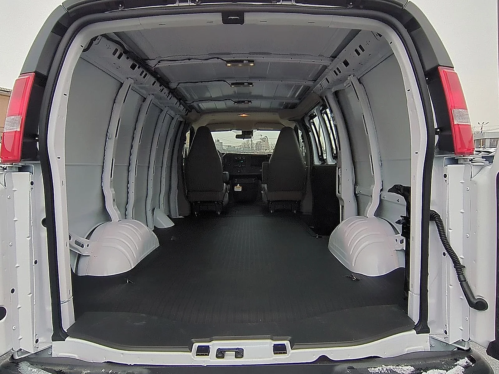 2025 Chevrolet Express Cargo Work Van - Photo 28