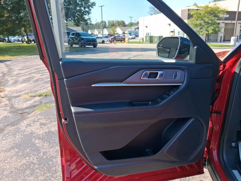 Used 2025 Rapid Red Metallic Tinted Clearcoat Ford ST-Line image 14