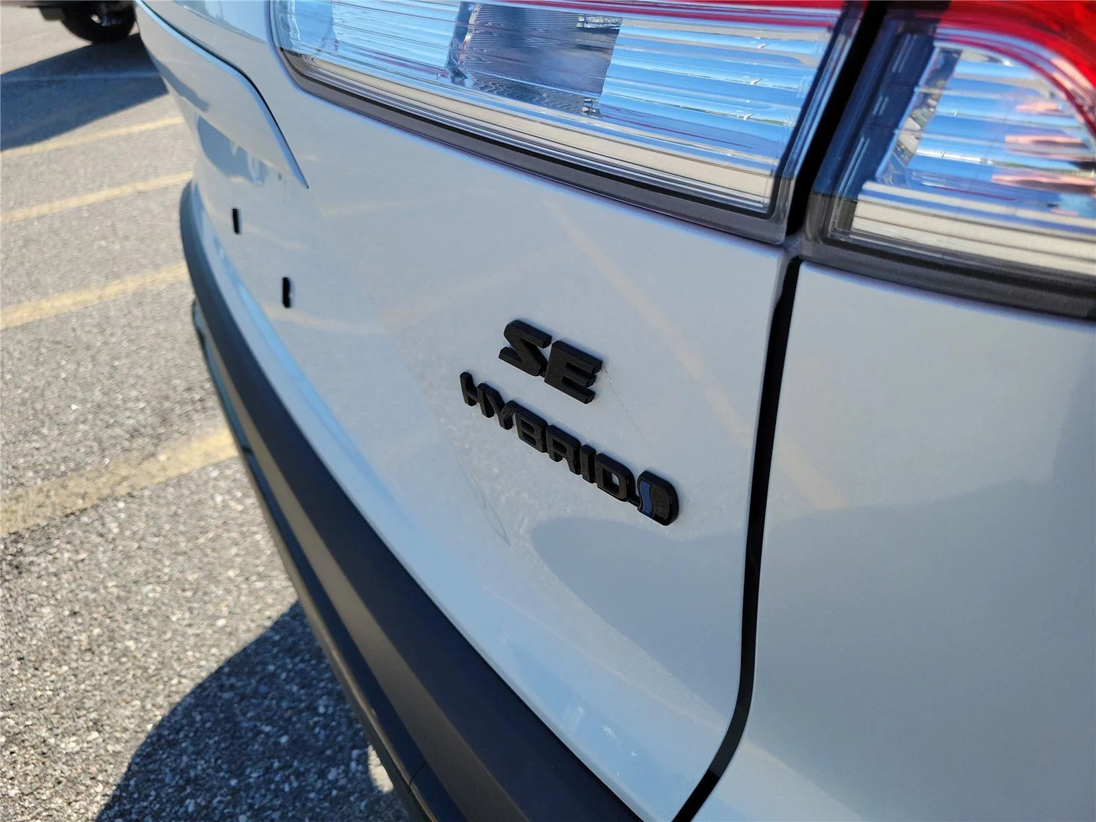 Used 2024 Wind Chill Pearl Toyota Hybrid SE image 8