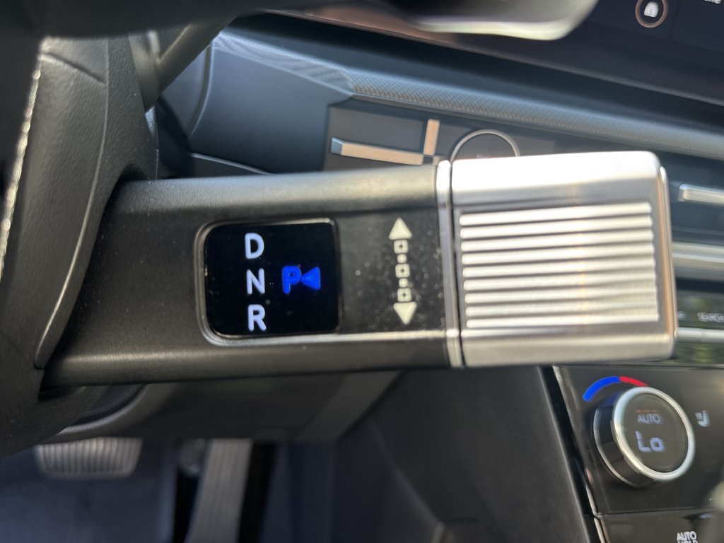 Used 2024 Silver Hyundai SEL image 32