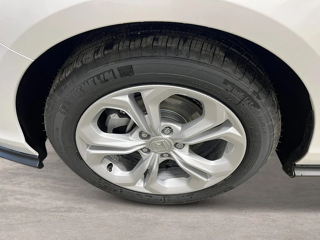 New 2026 Platinum White Pearl Honda LX image 10