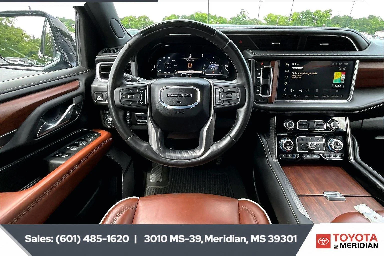 Used 2024 Onyx Black GMC Denali Ultimate image 5