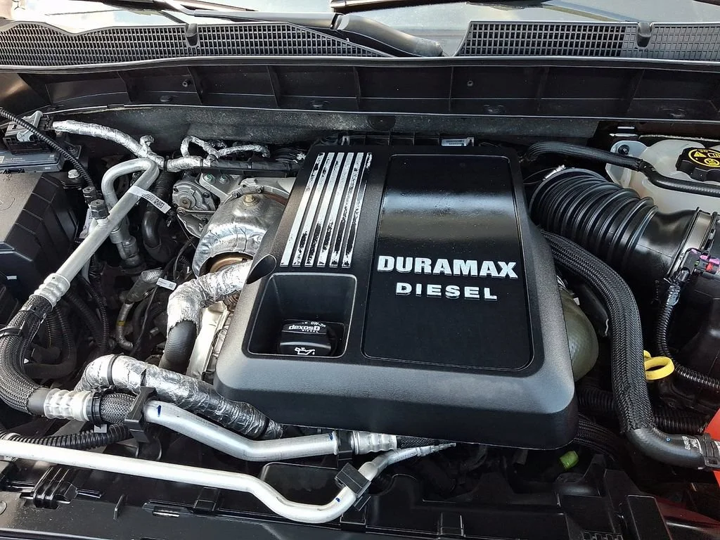 Used 2021 SUMMIT WHITE GMC Elevation image 30