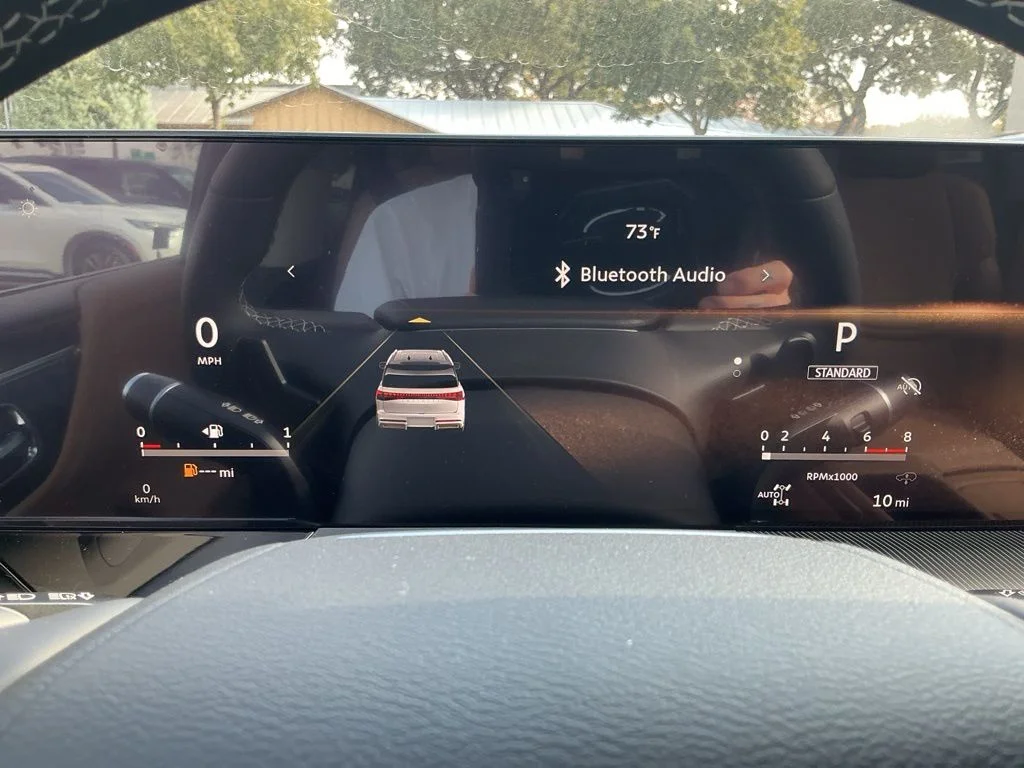 New 2026 RADIANT WHITE INFINITI Luxe 4WD image 9