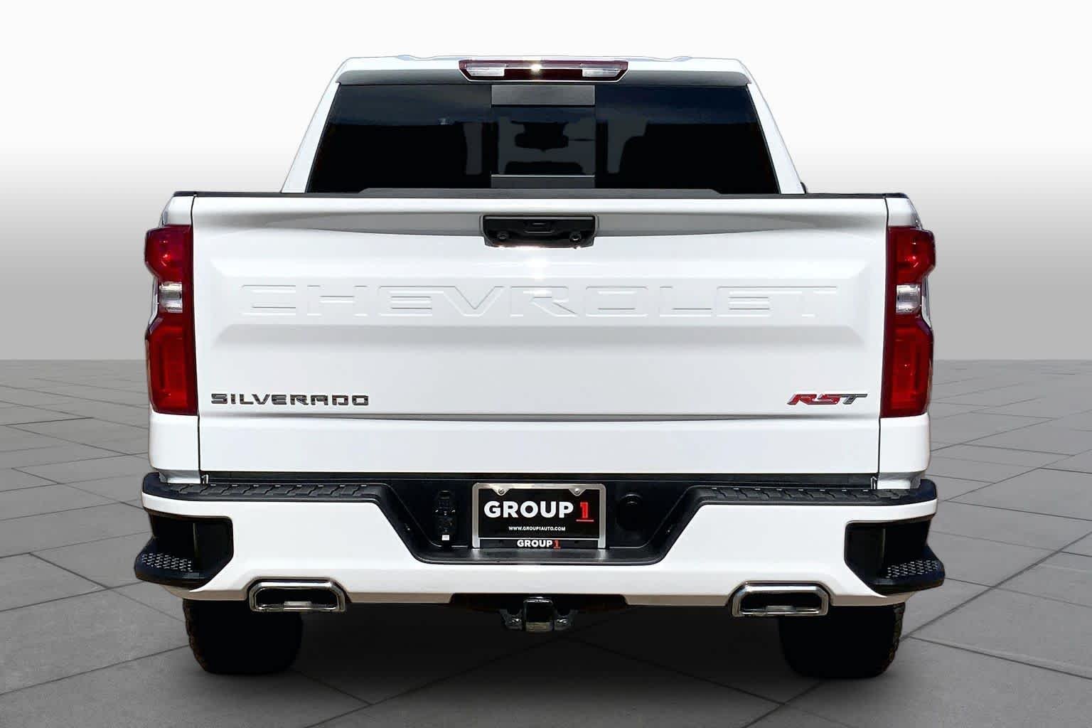 Used 2025 Summit White Chevrolet RST image 5
