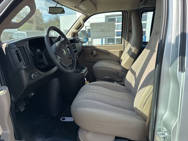 2025 Chevrolet Express Cargo Work Van - Photo 21