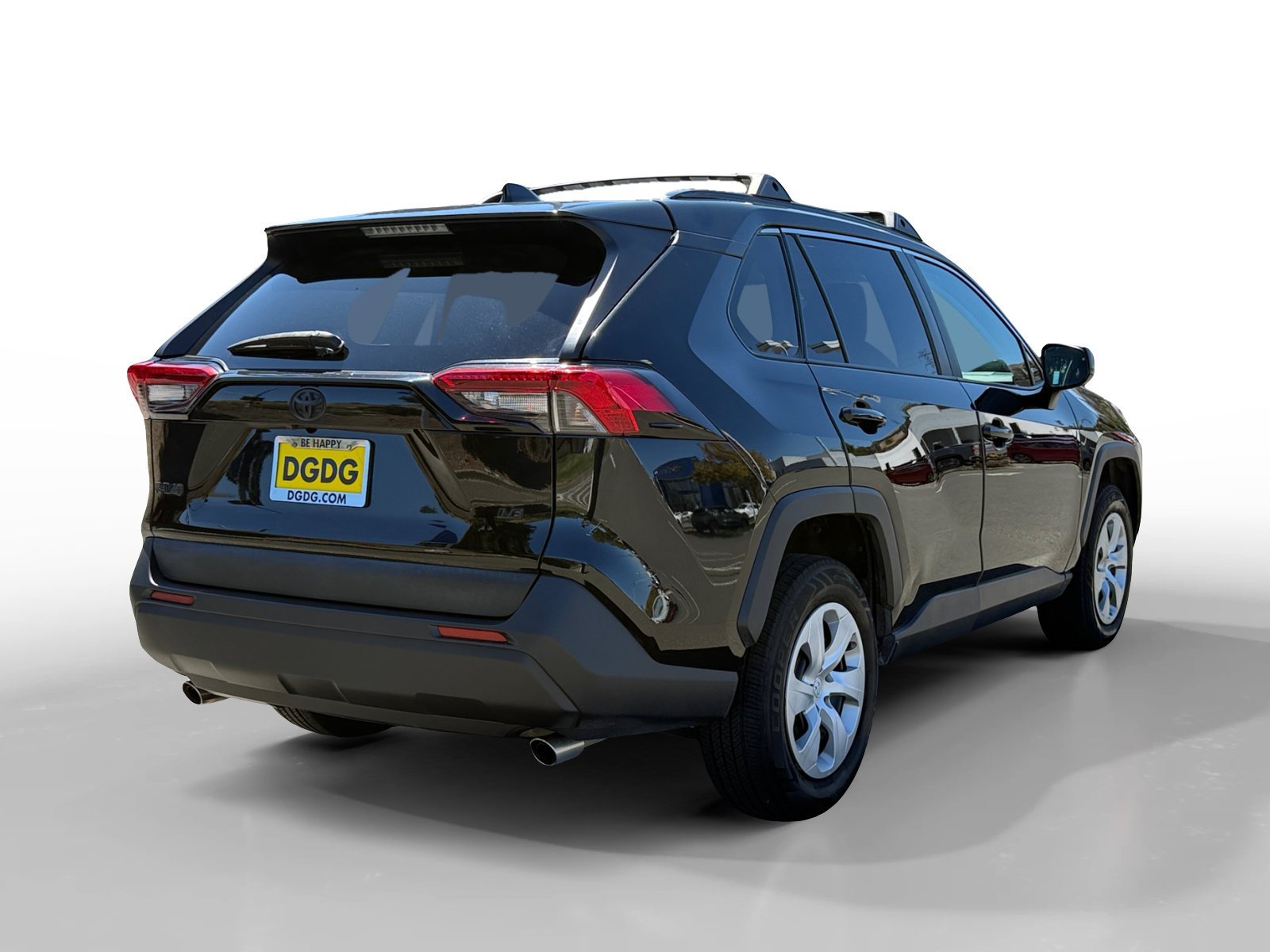 Used 2019 Midnight Black Metallic Toyota LE image 5