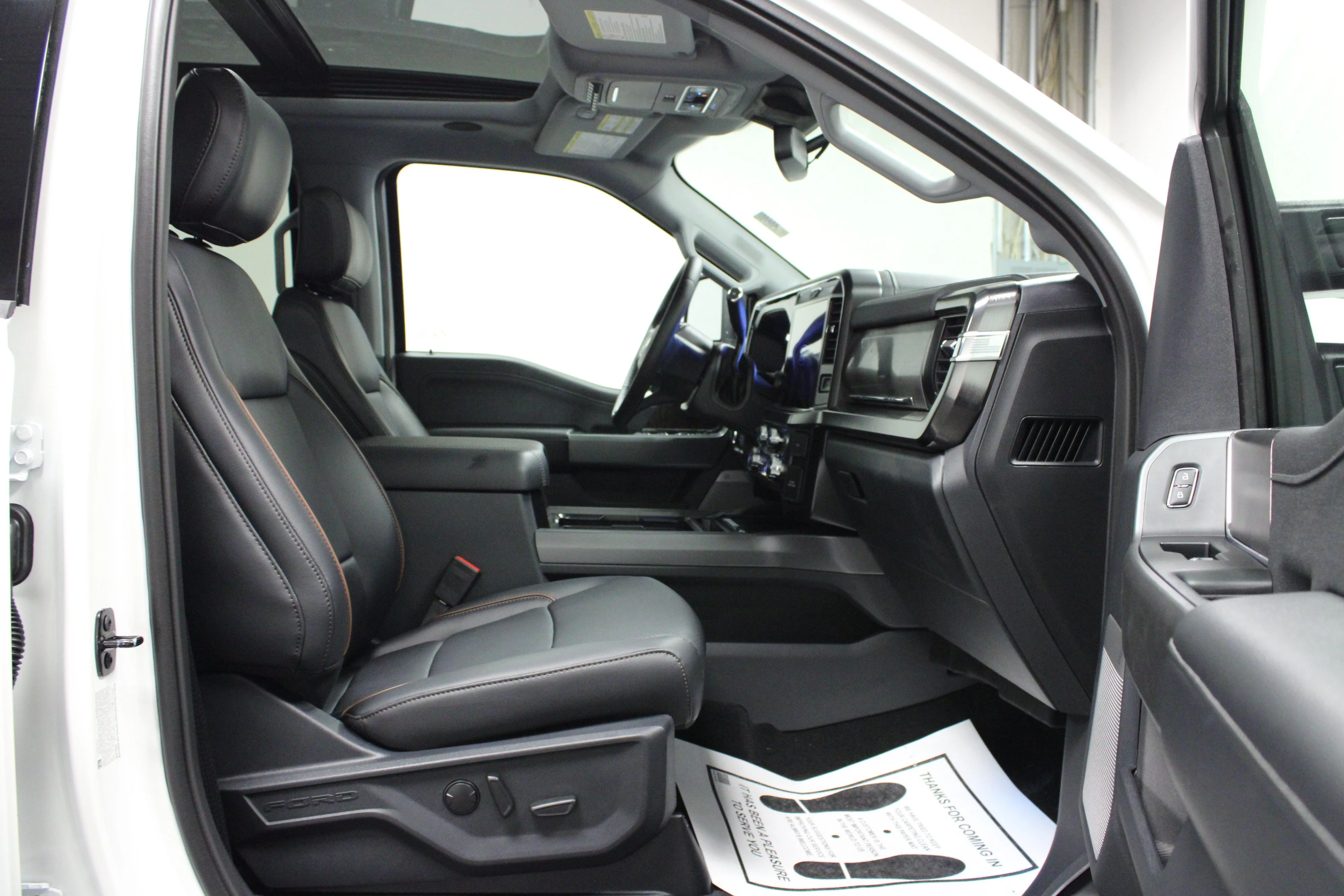 New 2026 Star White Metallic Tri-Coat Ford F-250® Lariat® image 16