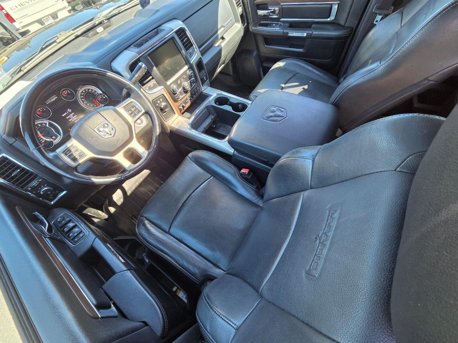 Used 2017 Brilliant Black Crystal Pearlcoat Ram Laramie image 10