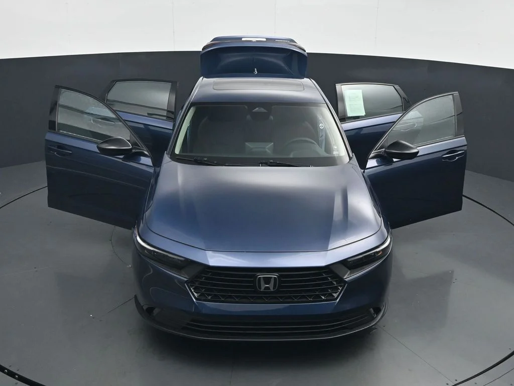 Used 2025  Honda SE image 47
