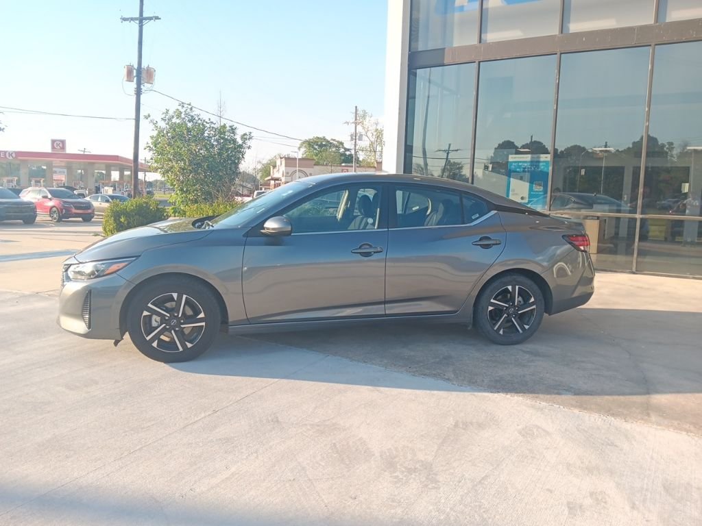 Used 2025 Gray Nissan SV image 4