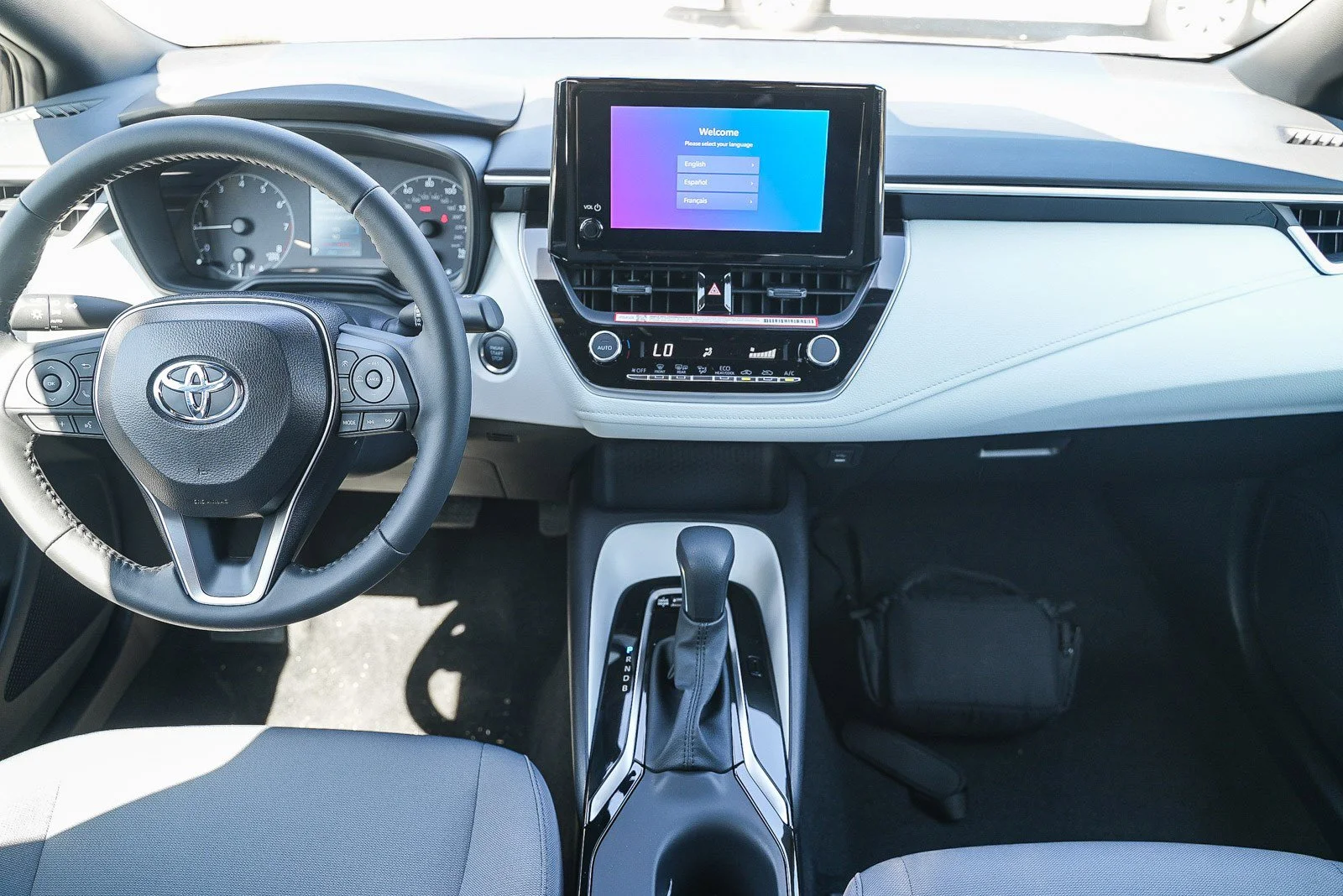 2025 Toyota Corolla SE - Photo 8