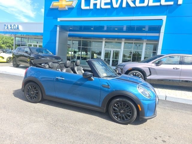 Used 2022 Blue MINI Iconic image 2