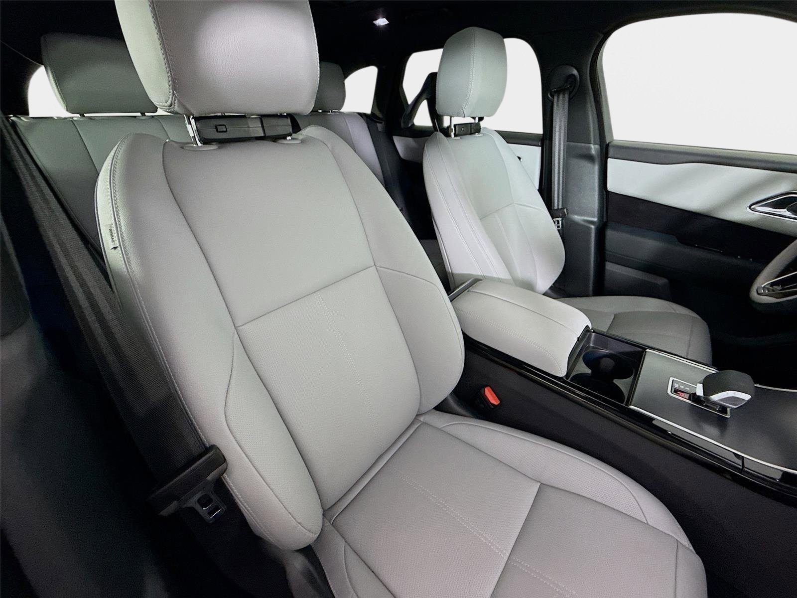 Used 2026 Gray Land Rover Dynamic SE image 30