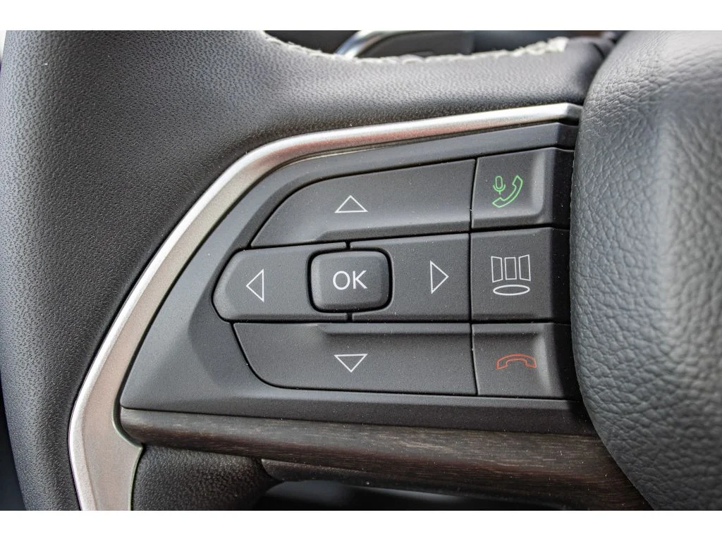 New 2026 Velvet Red Pearlcoat Jeep Laredo Altitude image 38