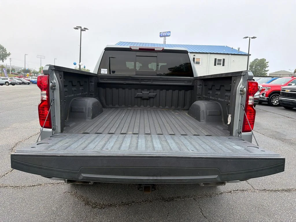 Used 2024 Gray Chevrolet LT image 18