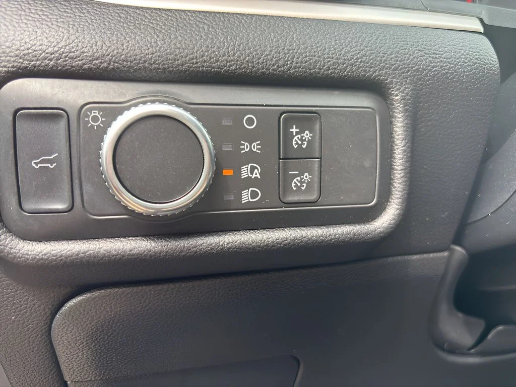 Used 2021 Agate Black Metallic Ford XLT image 20