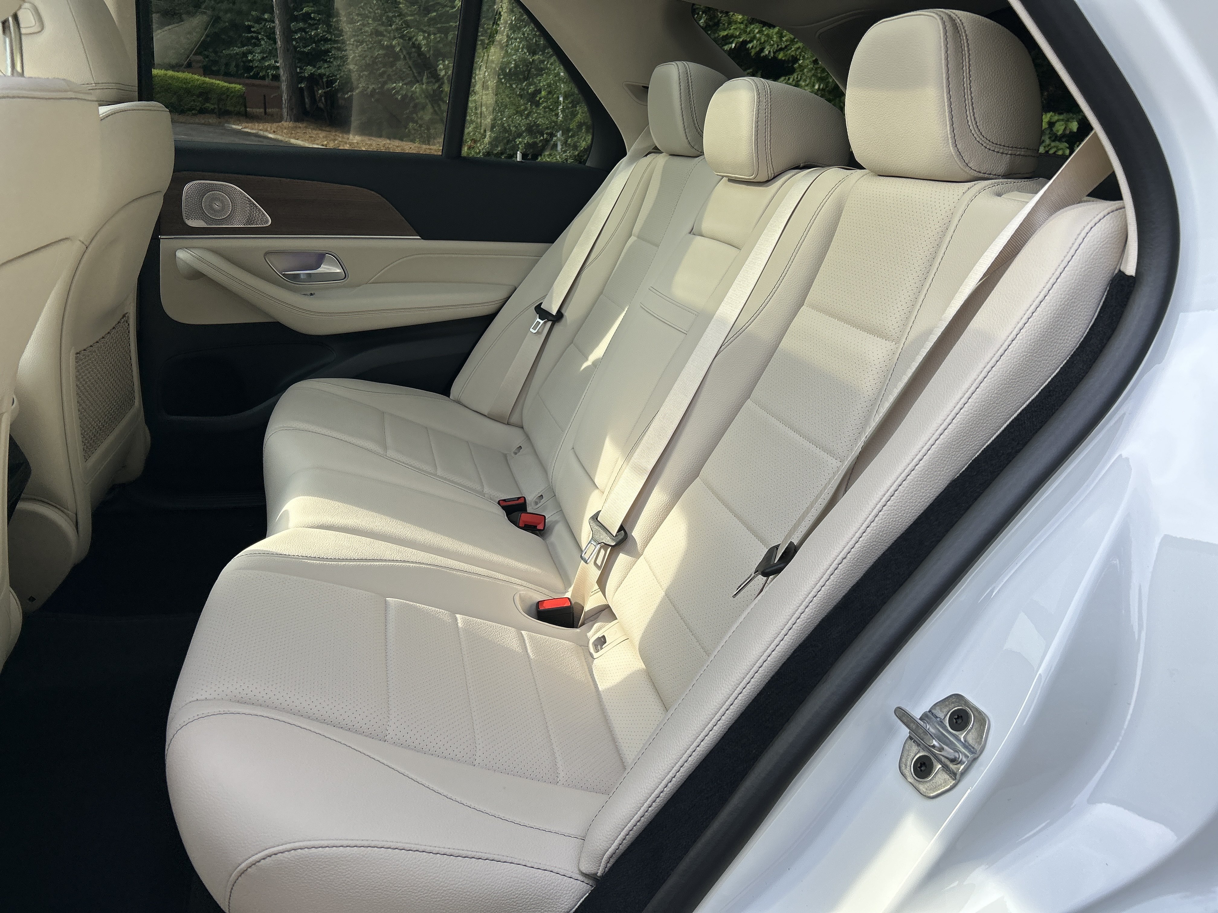 New 2026 MANUFAKTUR Moonlight White Metallic Mercedes-Benz GLE 350 4MATIC® SUV image 36