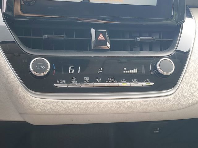 Used 2023 White Toyota LE image 25