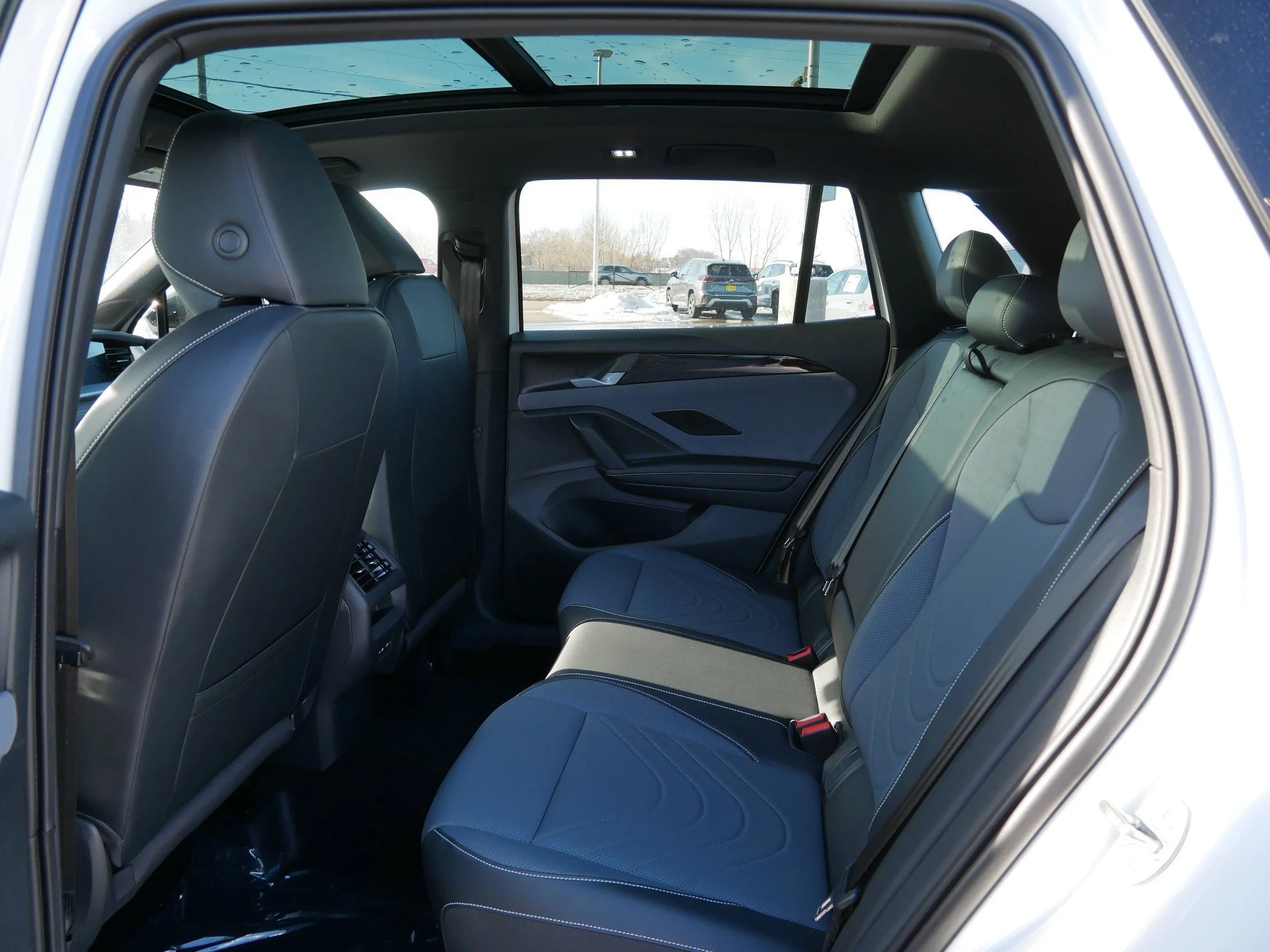 2026 Volkswagen Tiguan SE R-LINE BLACK - Photo 6