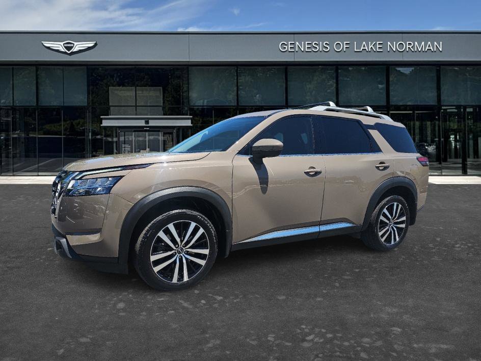 2024 Nissan Pathfinder Platinum 4WD's photo