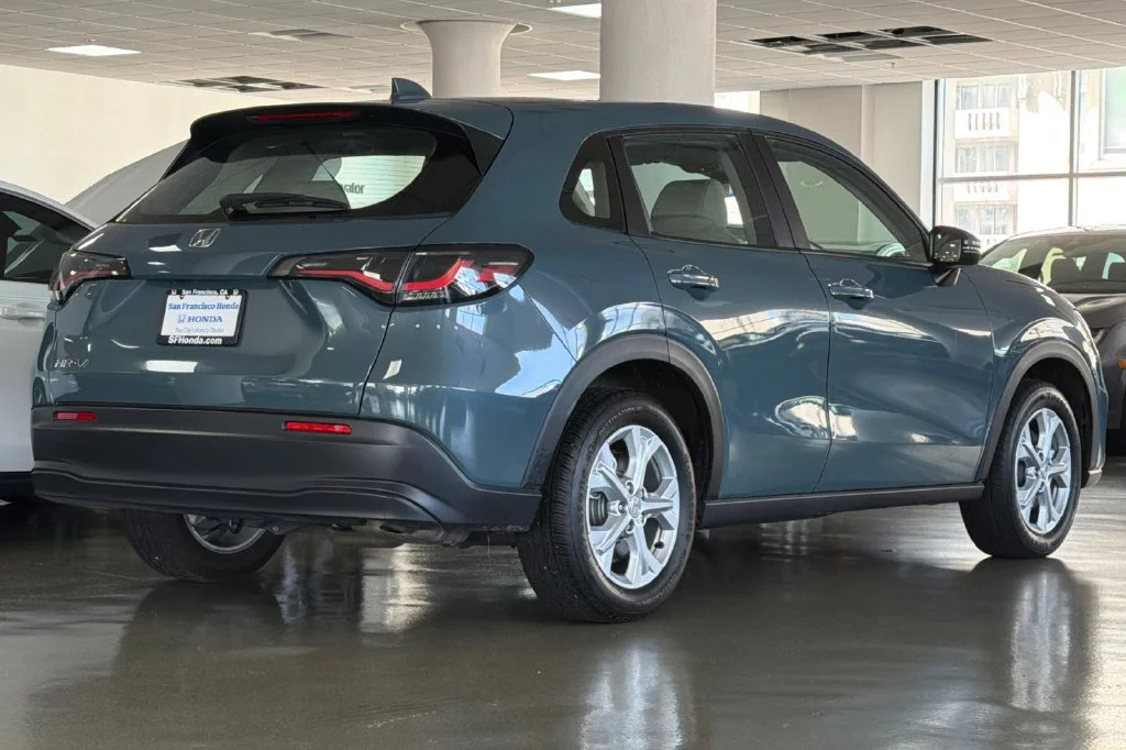 Used 2025  Honda LX image 5