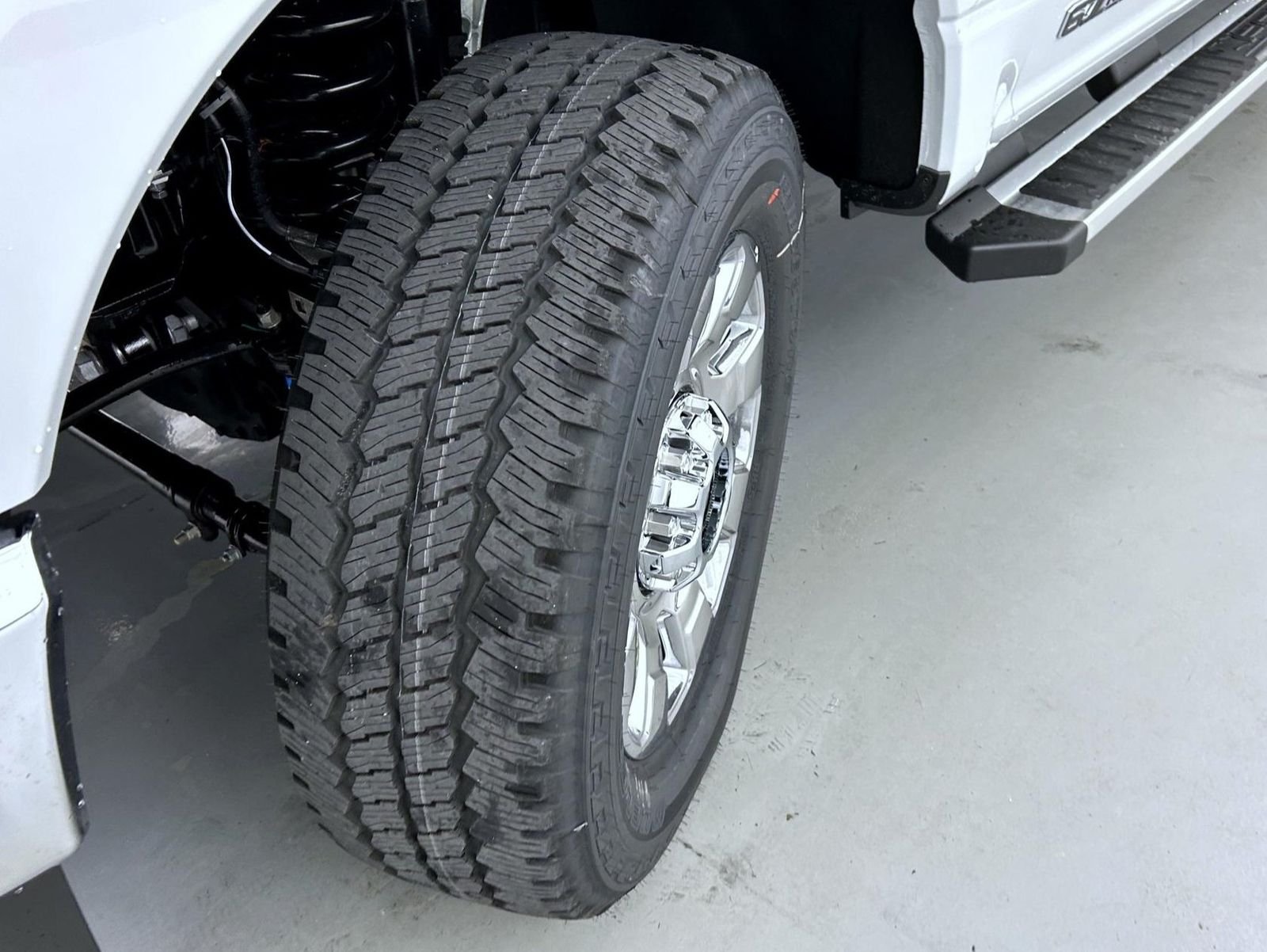 New 2026 Avalanche Ford Lariat image 24