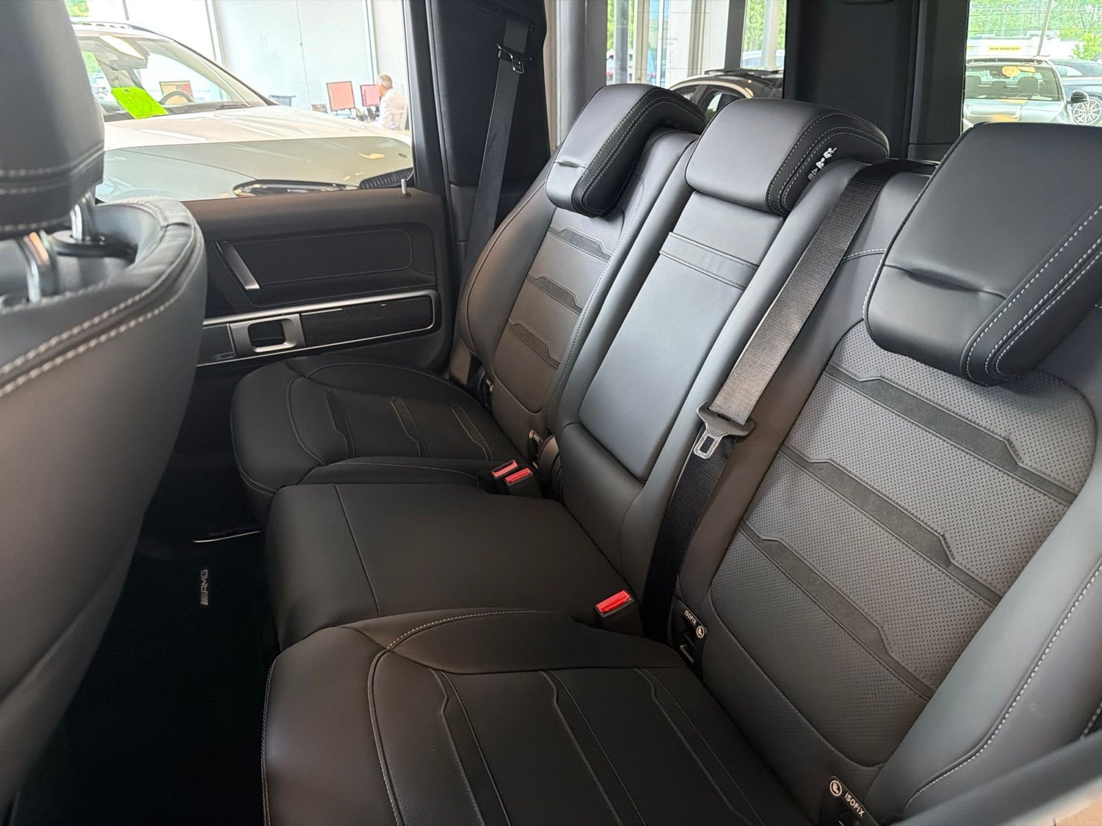 New 2027 MANUFAKTUR Arabian Grey Non- Metallic Mercedes-Benz  image 8