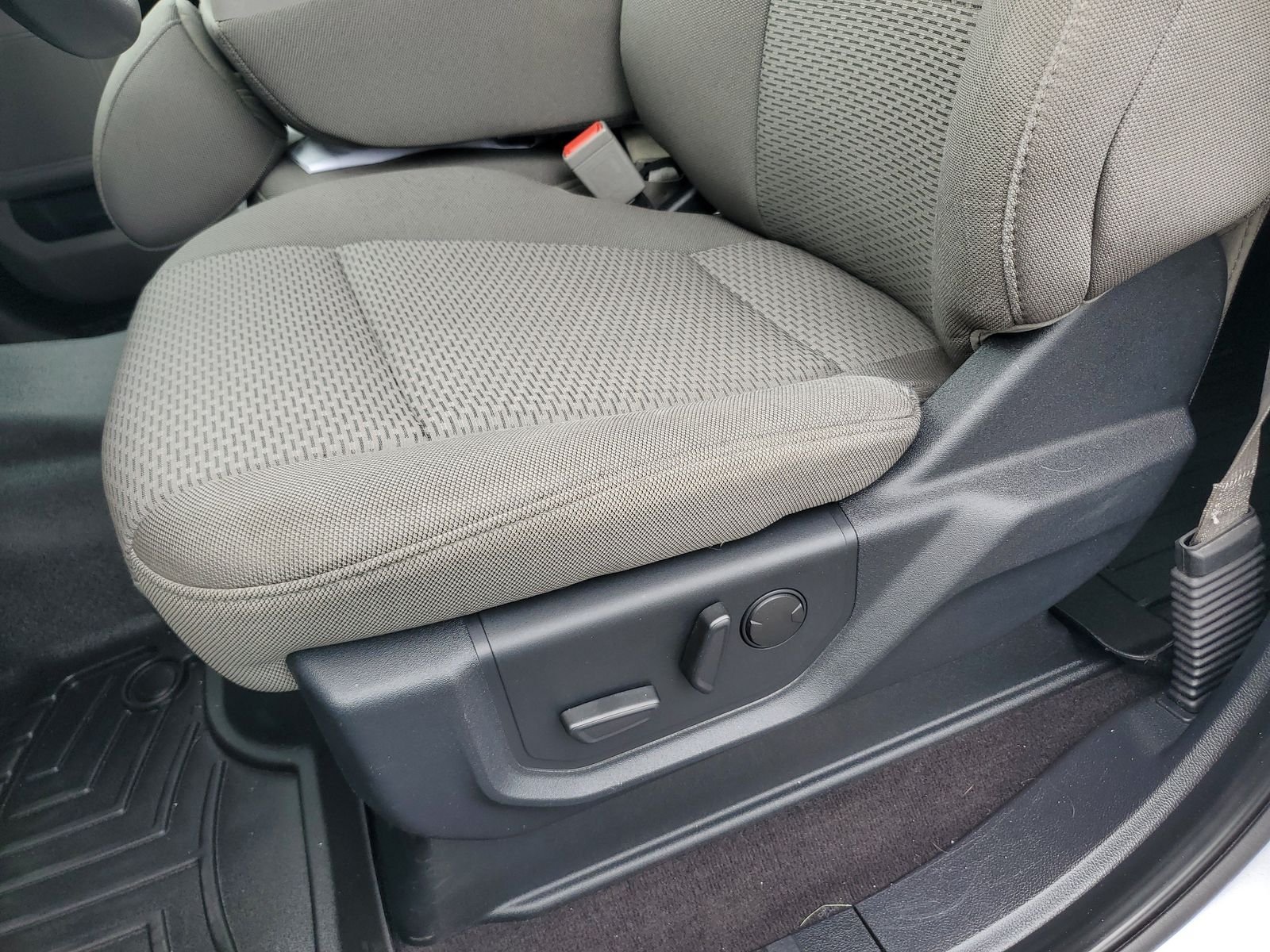 Certified Used 2020 Silver Ford XLT image 8