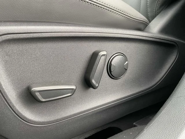 New 2025 Azure Gray Metallic Tri-Coat Ford Badlands® image 14
