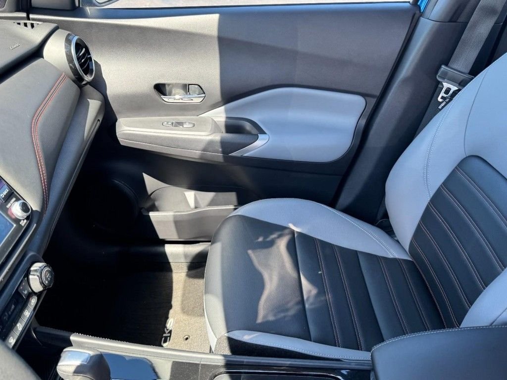 Used 2023 Blue Nissan SR image 13