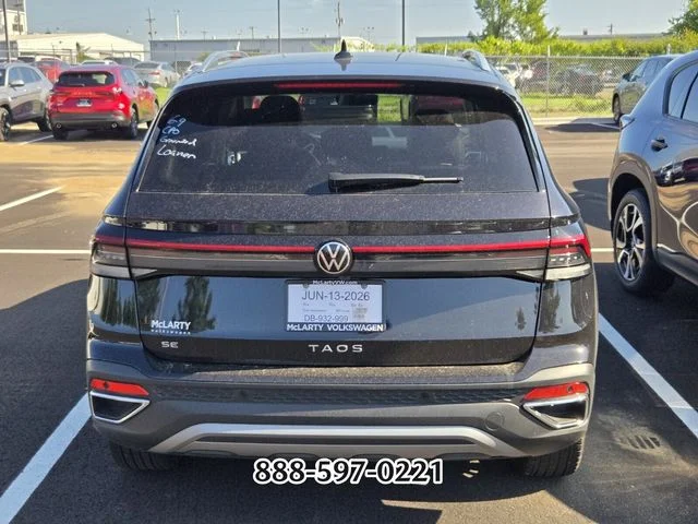 Used 2025 Black Volkswagen 1.5T SE image 6