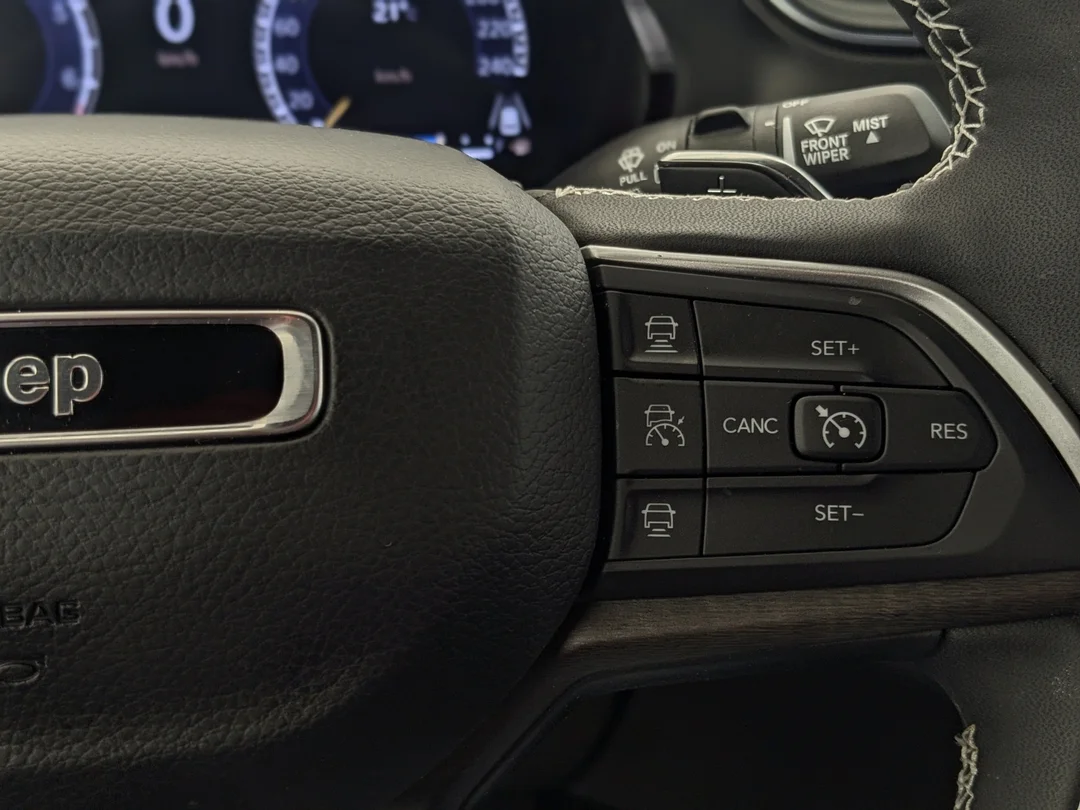 Certified Used 2025 Black Jeep Limited - - 4x4 - Luxury Tech II - Black Pkg - Command View Sunroof - Leather & More! image 18