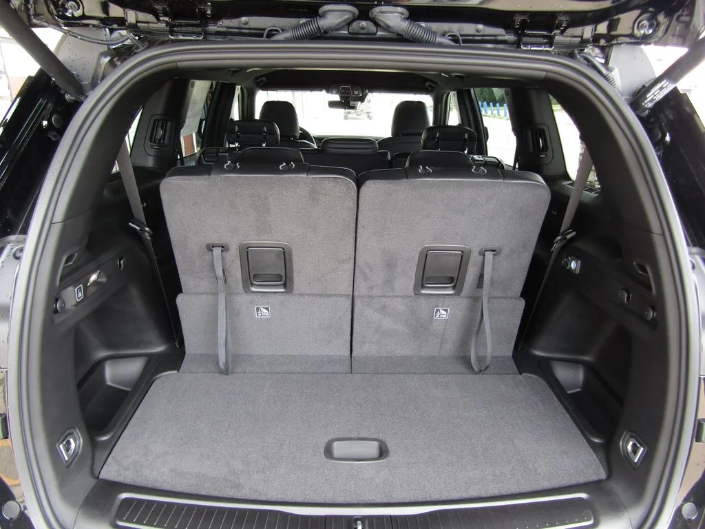 New 2026 Diamond Black Crystal Pearlcoat Jeep Altitude image 34