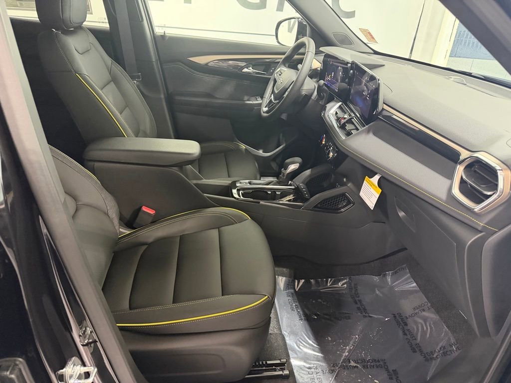 New 2026 Mosaic Black Metallic Chevrolet ACTIV image 28