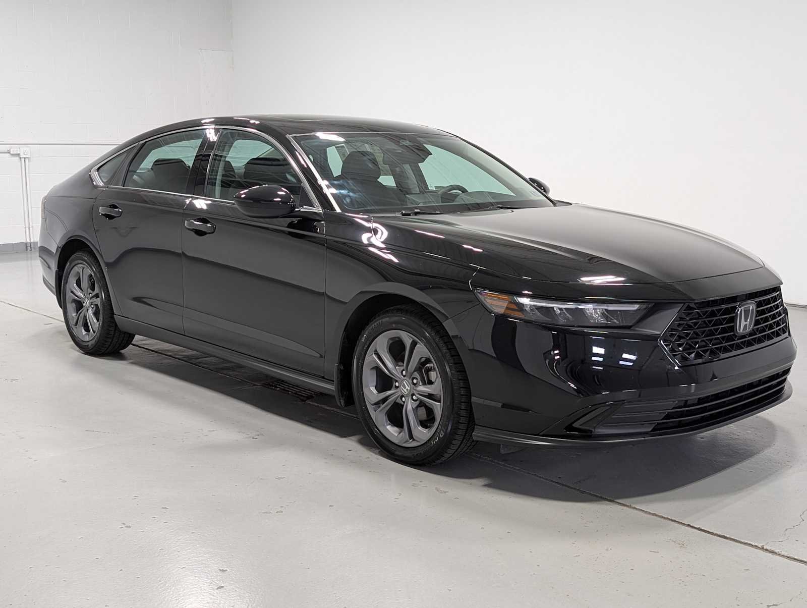 2023 Honda Accord EX - Photo 6