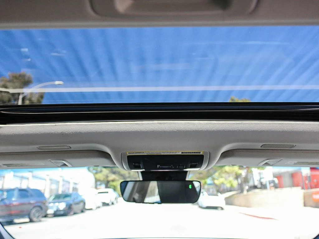 Used 2020 White Lexus 350 image 17