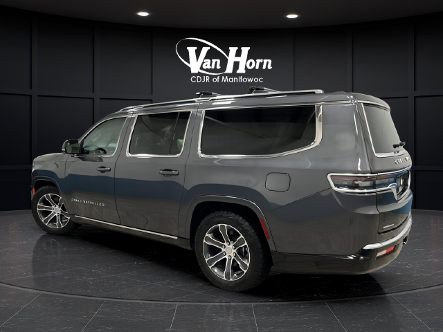 Used 2023 Baltic Gray Metallic Clearcoat Jeep Base image 5