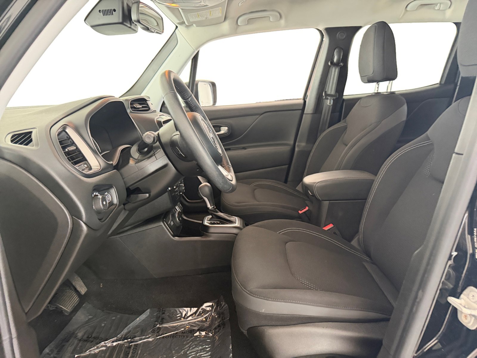 Certified Used 2023 Black Clearcoat Jeep Latitude image 8