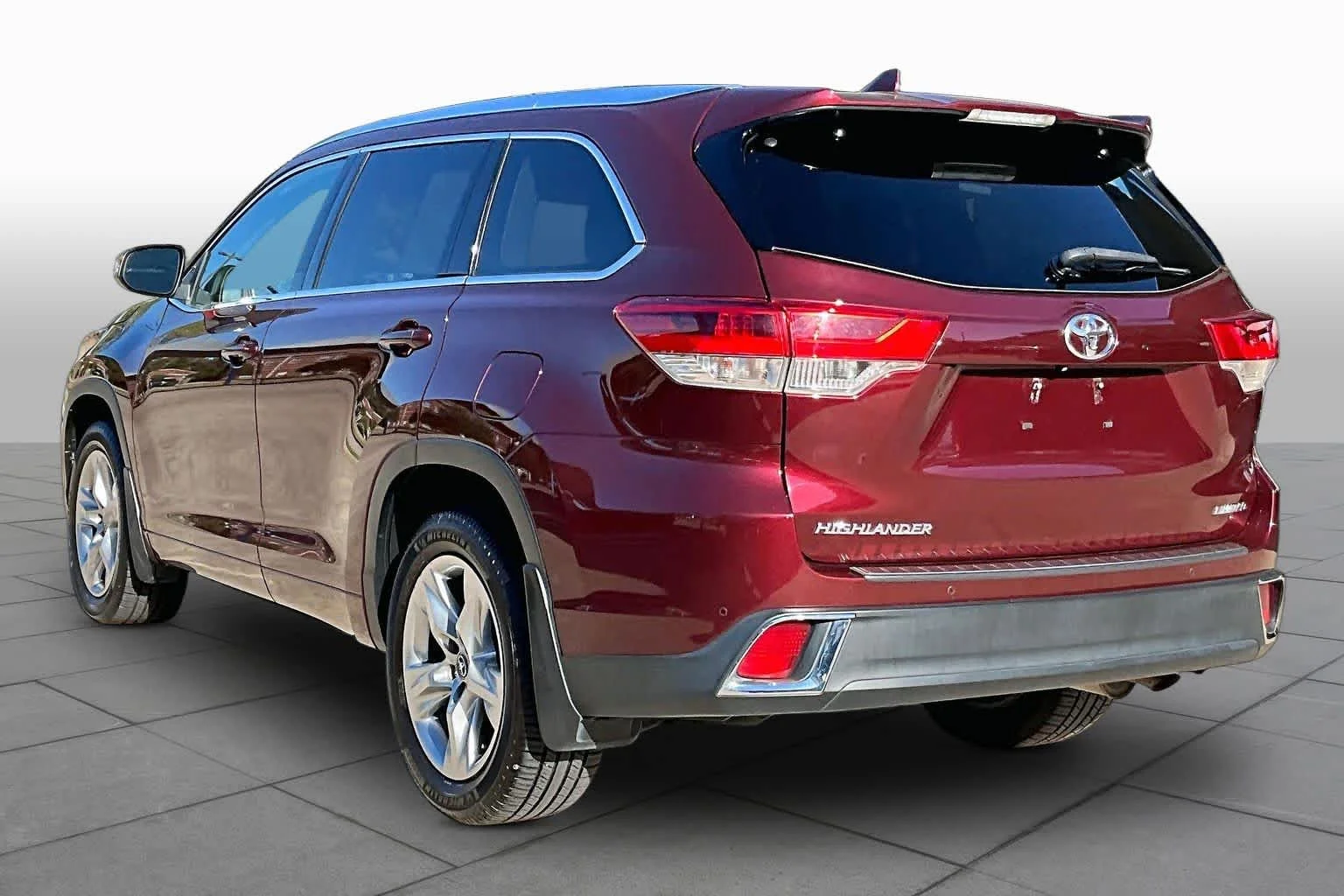 Used 2017 Ooh La La Rouge Mica Toyota Limited image 12