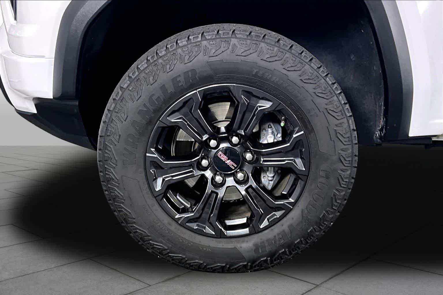Used 2024 Summit White GMC 2WD Elevation image 11