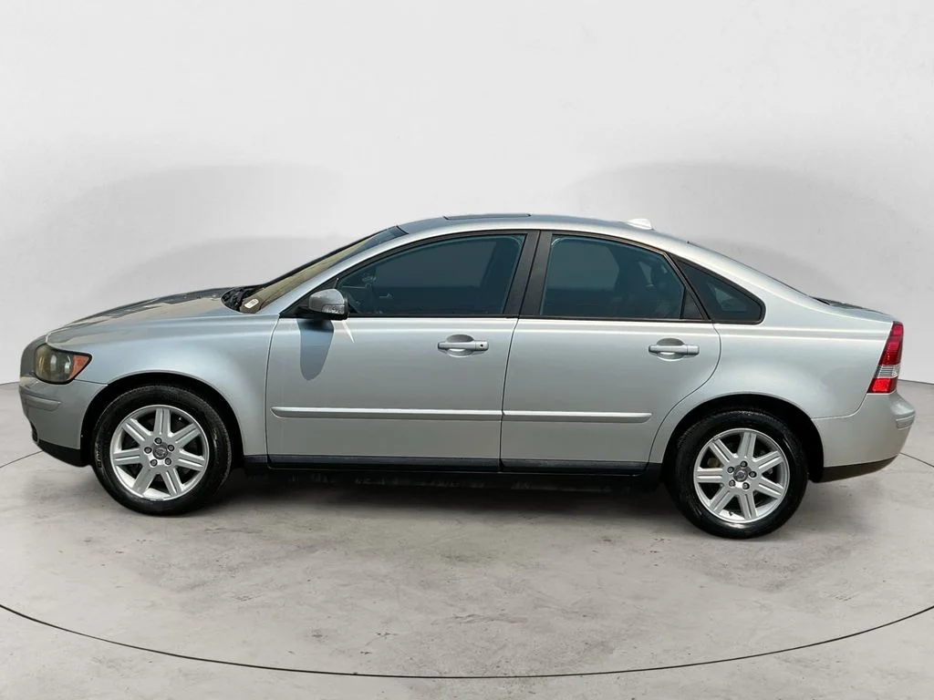 Used 2007 Silver Volvo 2.4i image 8