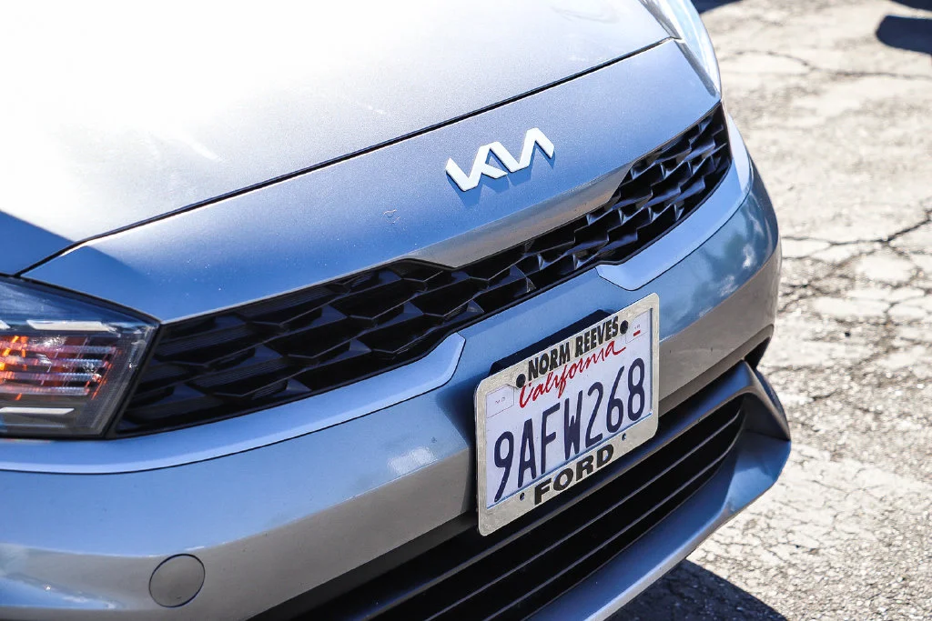Used 2022 Gray Kia LXS image 6