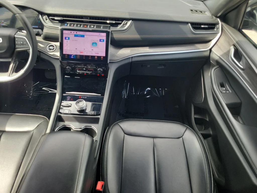Used 2024 Silver Jeep 4xe image 20